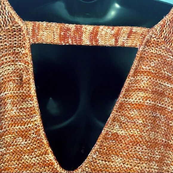 Susina Rust Marbled V-Neck Knit Sweater. Size Medium - Picture 9 of 11